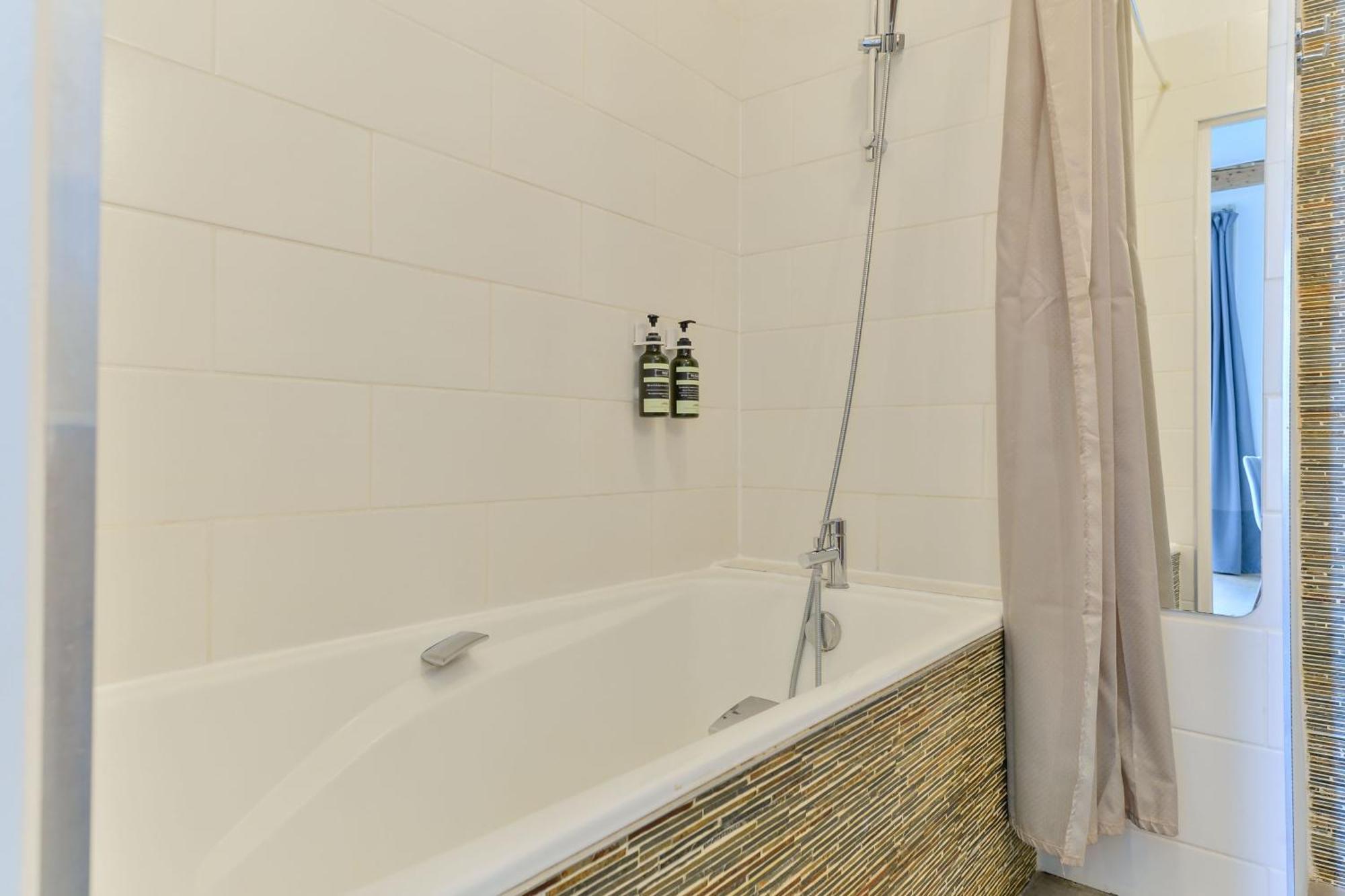 Les Jardins Du Gourguillon Apartment ลียง ภายนอก รูปภาพ